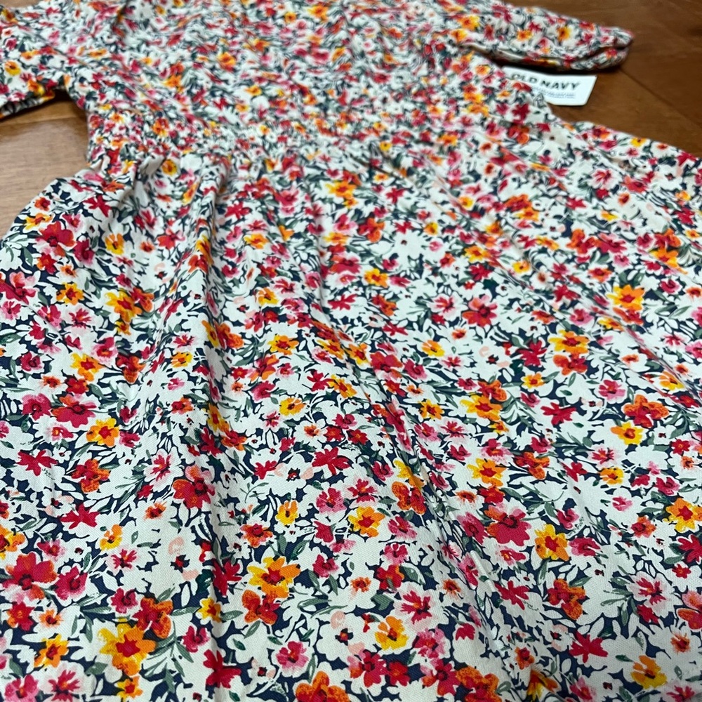 NEW WITH TAGS! Toddler Girls Old Navy Waist-Defined Open-Back Floral Dress - 5T - Picture 2 of 6